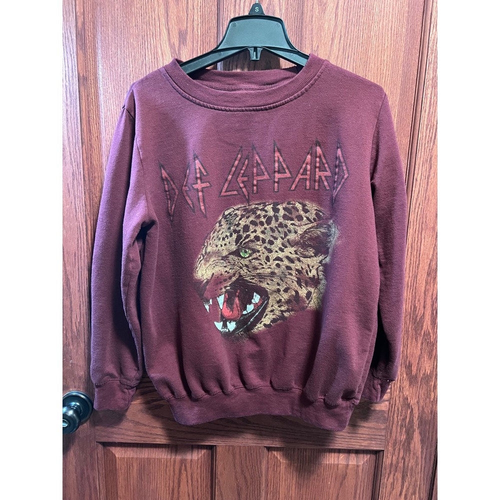 Def Leppard Graphic Sweatshirt Crewneck Leopard Print Band Maroon Size L